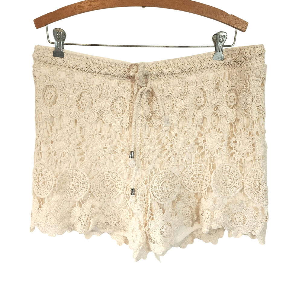 Cato White Lace Stretch Woman's Shorts 2 inches Inseam Size L